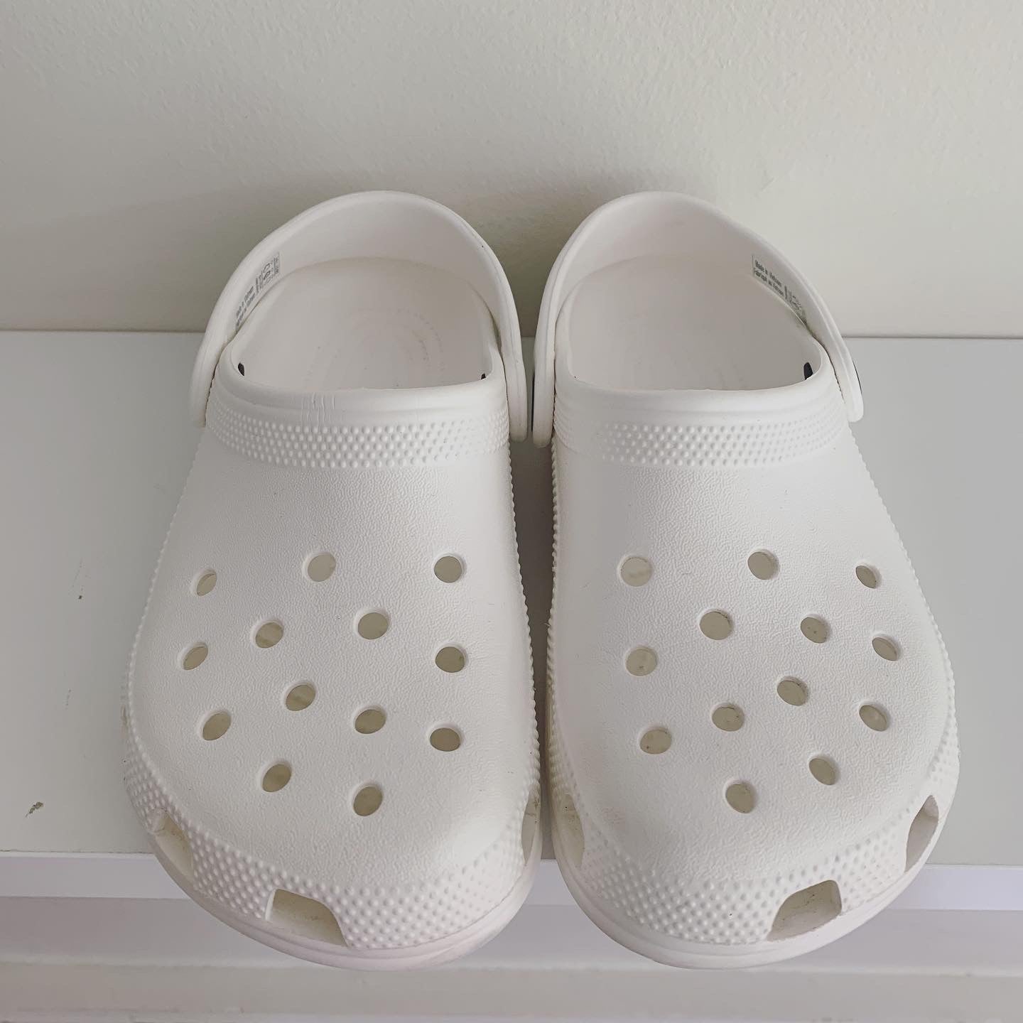Crocs, Classic Clogs|Sabots classiques, White|Blanc,  Size M3/W5|Grandeur H3/F5